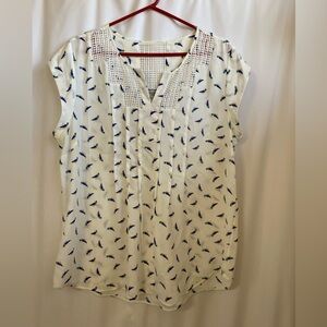 Daniel Rainn Estefany Lace Detail Split Neck Blousr